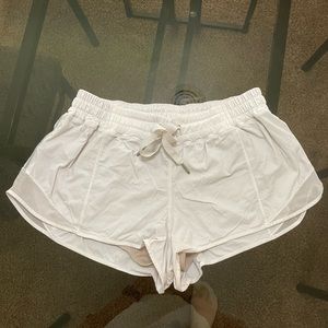 Lululemon Hotty Hot Short 2.5”